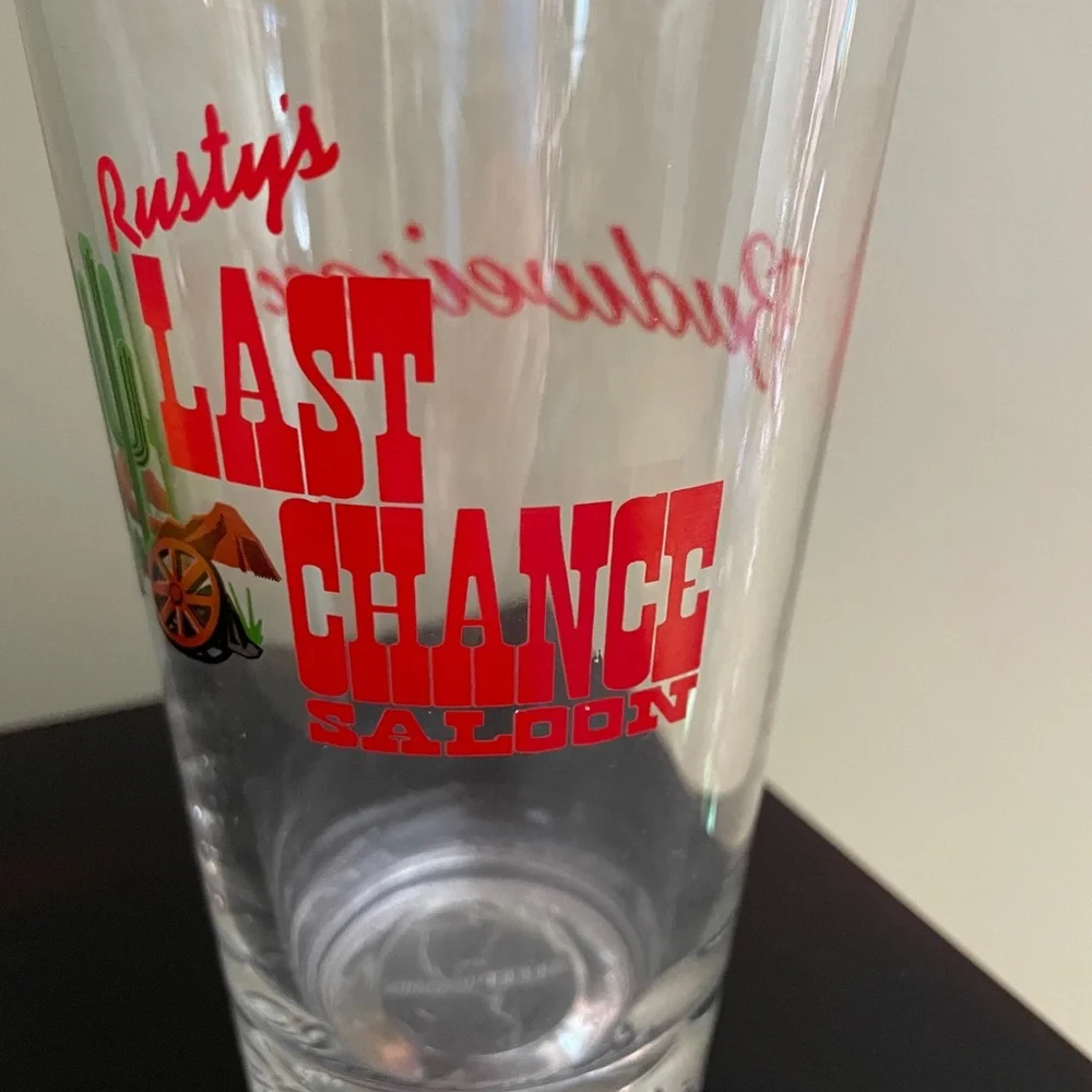 Western Budweiser Pint Beer Glass Rusty's Last Chance Saloon Cactus Wagon Wheel